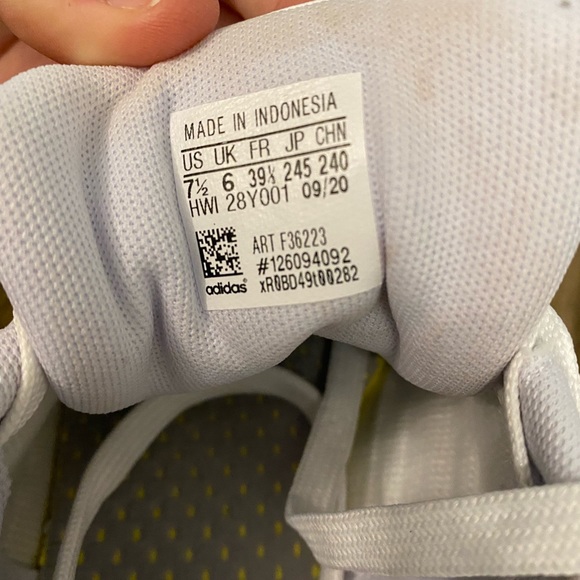 White Adidas - Picture 5 of 5